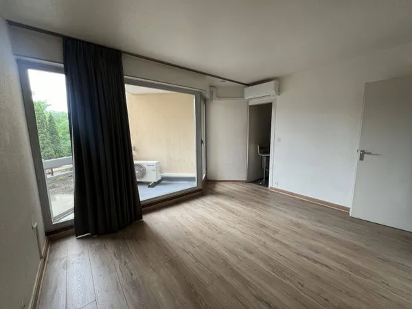 Studio 1 pièce 28 m²