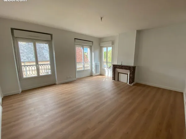 Studio avec cuisine séparée lumineux au calme en plein centre de Nogent