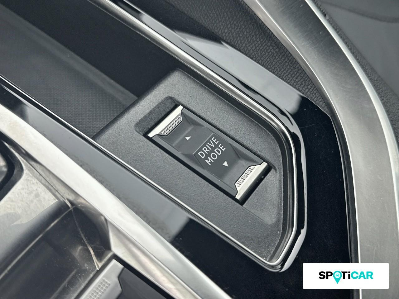 Peugeot 3008 plug-in hybrid4 300ch gt e-eat8 — photo 19