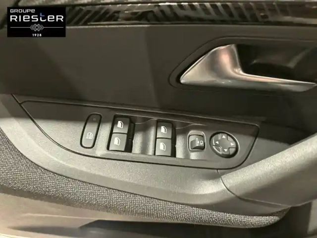 Peugeot 2008 hybrid 145 e-dcs6 — photo 75