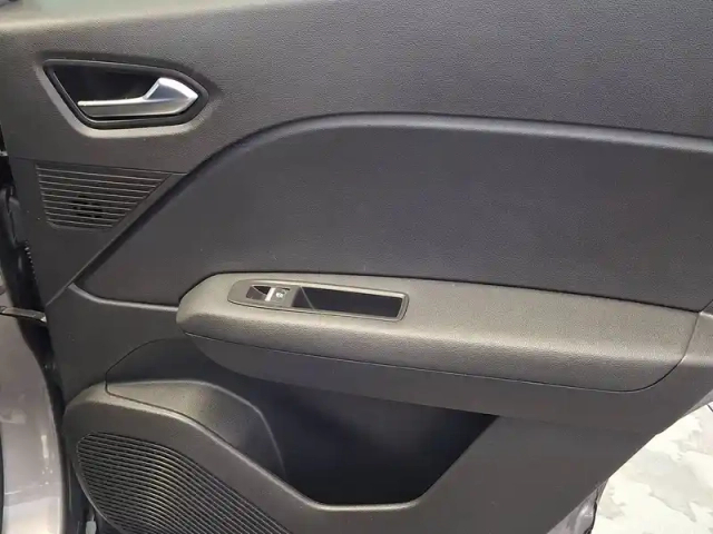 Renault Captur e-tech plug-in 160 - 21 — photo 20