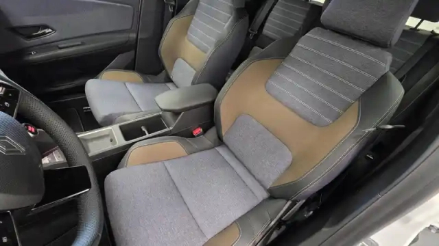 Renault 5 renault  e-tech electrique 10 ch autonomie confort — photo 31