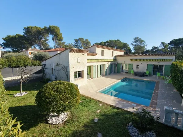 Villa 5 pièces 190 m²