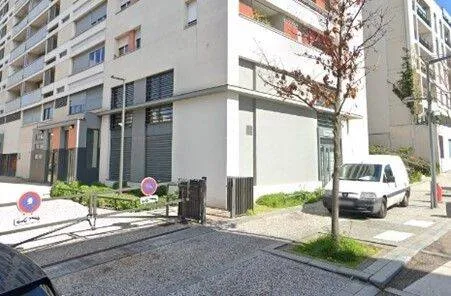 Local d'activité 188 m²