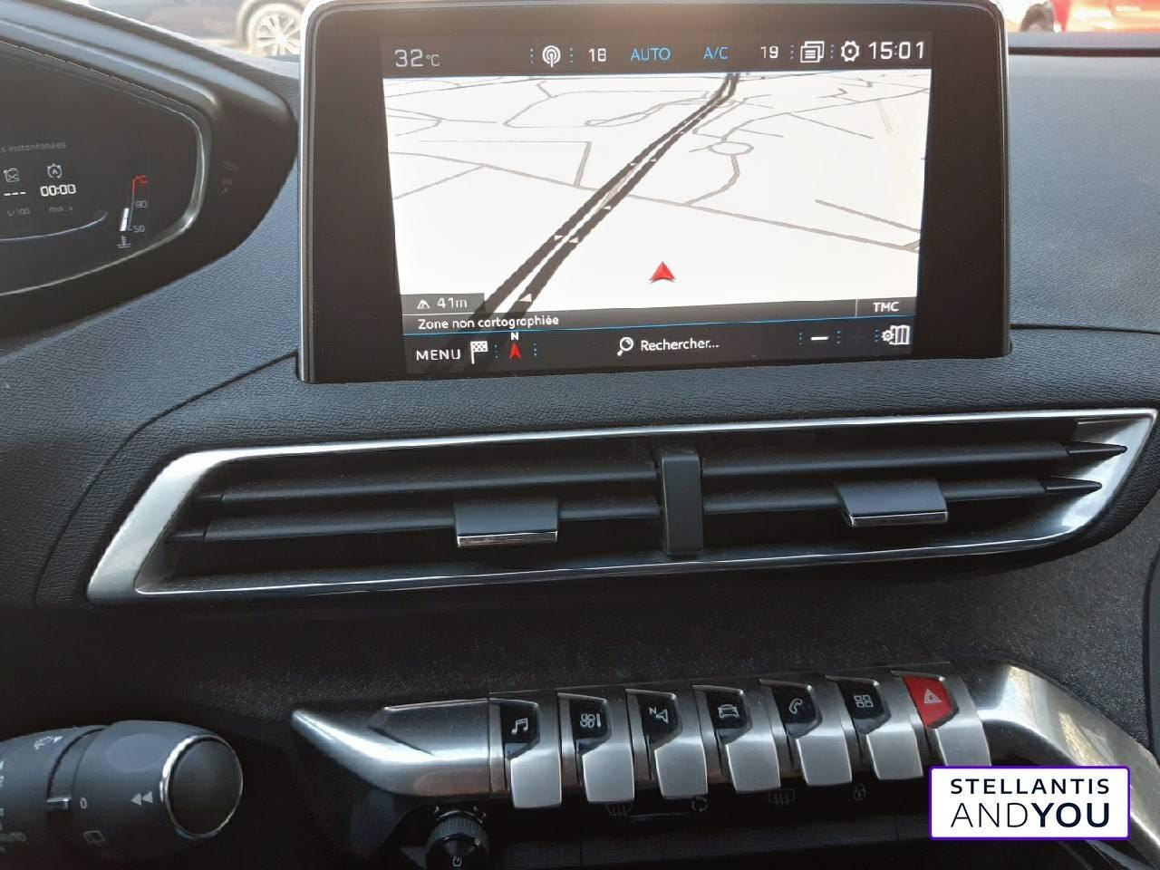 Peugeot 3008 1.2 puretech 130ch s&s eat6 allure — photo 17