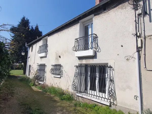 Maison familiale de caractère avec dépendance aménagée