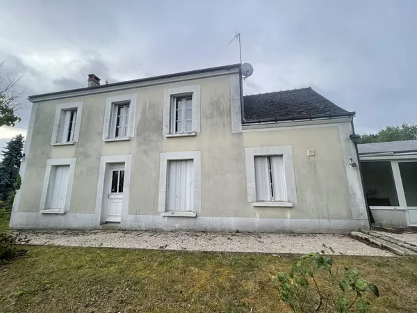 Maison rénovée de 3 chambres , bureau, amboise