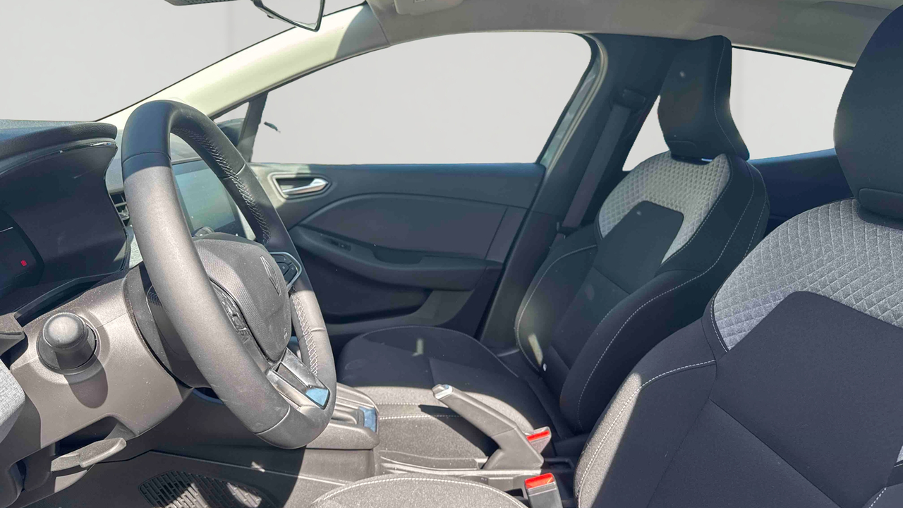 Renault Clio E-Tech full hybrid 145 ch GSR2 — photo 11