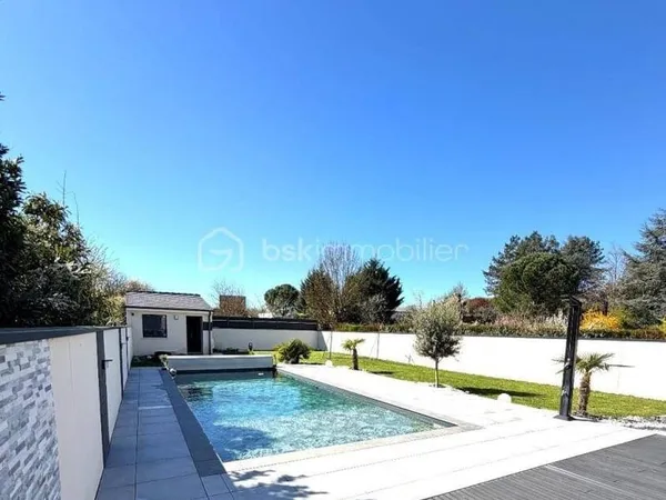 Maison de plain-pied 7 pièces 150 m²