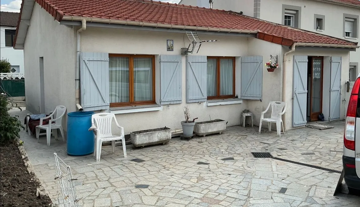 Photo 1