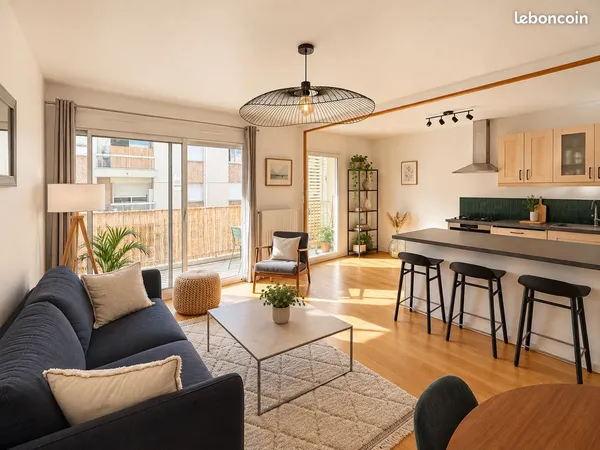 Appartement traversant 3 pièces avec balcon, cave et parking — Lyon 7e