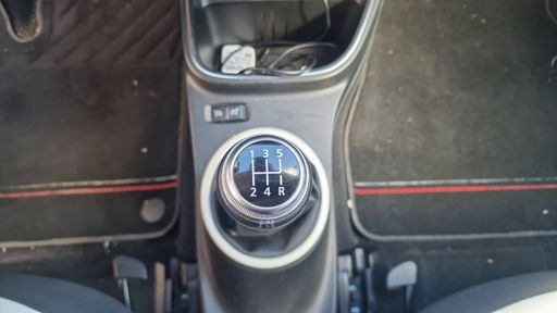 Renault Twingo 0.9 TCe 95 - Intens – 2019 – 51201 km – Essence – Boîte Manuelle — photo 15