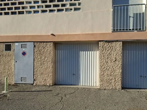 Garage à vendre au pontet