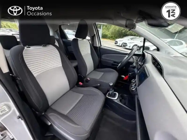 Toyota Yaris 70 vvt-i france connect 5p rc19 — photo 11