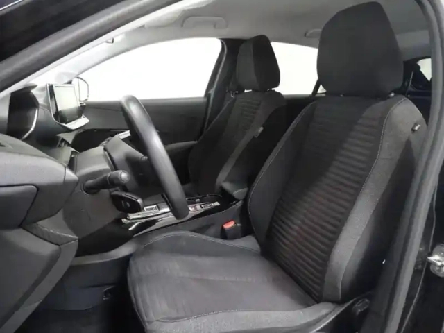 Peugeot 208 e- 136ch style — photo 11