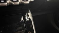 Peugeot 2008 1.2 PureTech 130ch S&S GT — photo 30