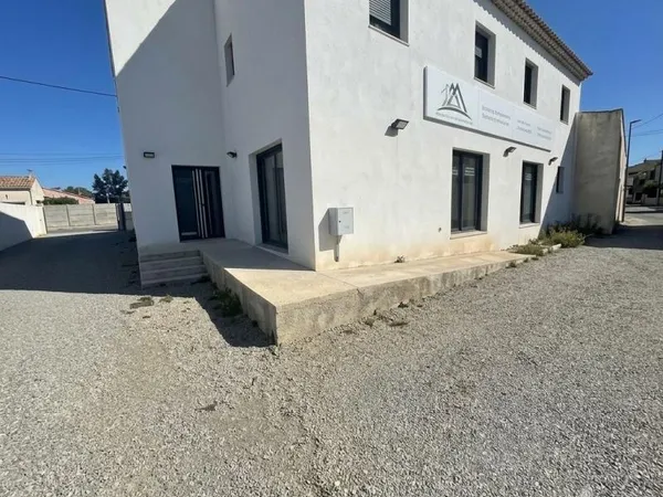 Local professionnel - 105m ²