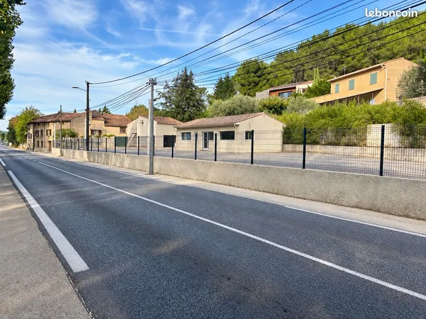 Ensemble immobilier de 156 m² sur terrain de 1 162 m²