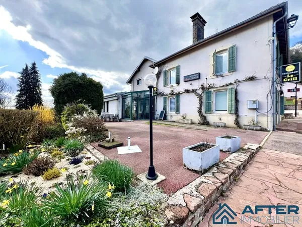 Immeuble ancien restaurant - fort potentiel - Pierre-Percée