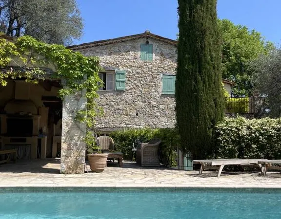 Maison 6 pièces 270 m²