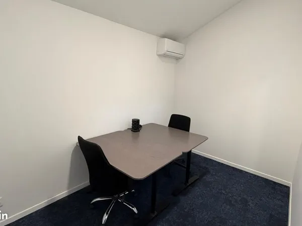 Bureau fermé meublé 8 m² tout compris (13014)