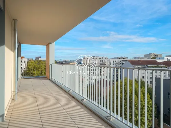 Lyon 7 - Appartement de 80,8 m² - 3 chamnbres - 1 terrasse - ga