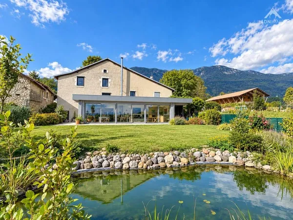 Maison 6 pièces 210 m²
