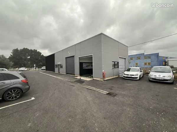 LOCAL PROFESSIONNEL / ATELIER - ENVIRON 120 m² - EXCELLENTE VISIBILITÉ