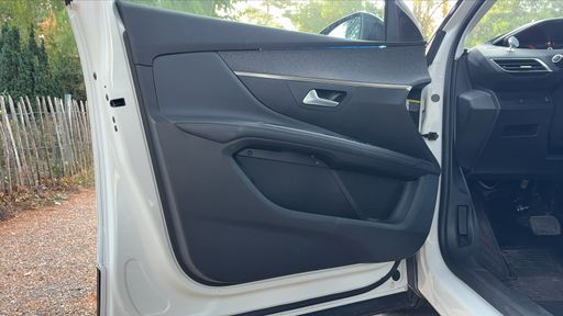 Peugeot 5008 1.5 BlueHDi 130 EAT8 - Allure – 2020 – 120169 km – Diesel – Boîte Automatique — photo 24