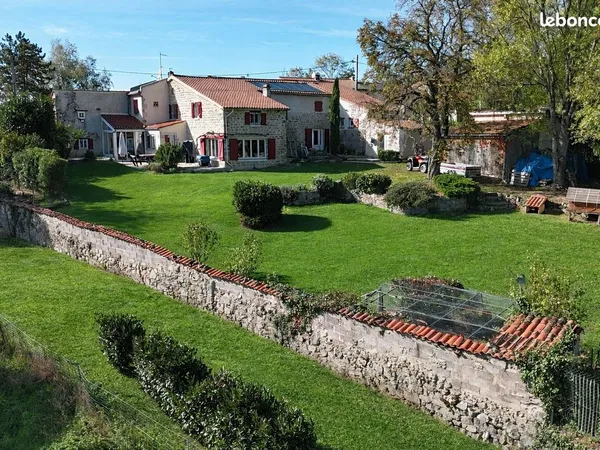 Maison 10 pièces 257 m²