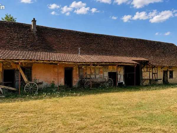 Corps de ferme bressan à réhabiliter - terrain 3 887 m² - permis accordé