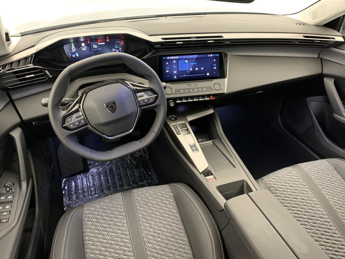Peugeot 308 — photo 14