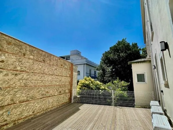 Maison 7 pièces 280 m²