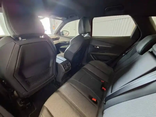 Peugeot 3008 hybrid 180 e-eat8 — photo 19