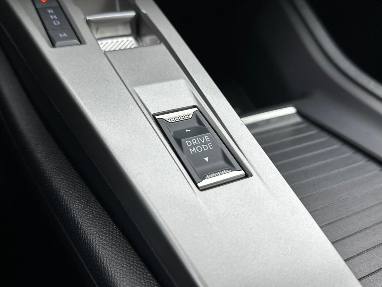 Peugeot 308 hybrid 145 e-dcs6 allure — photo 31