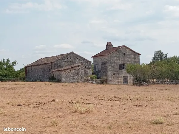 Corps de ferme a renover