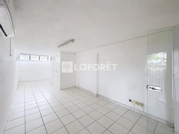 Local commercial 28 m²