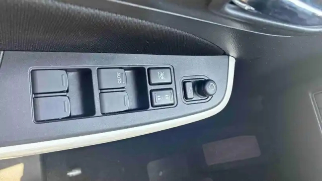 Suzuki Swift 1.0 boosterjet auto — photo 25