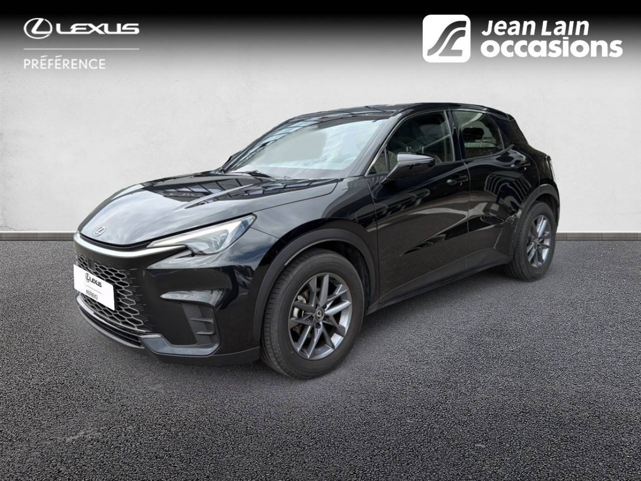 Lexus LBX 2WD Business — photo 1
