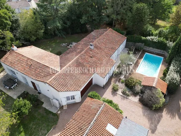 2 700 m² de nature pour une vie citadine autrement !