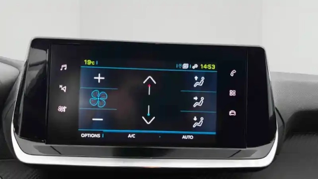 Peugeot 208 electrique 50 kwh 136ch — photo 78