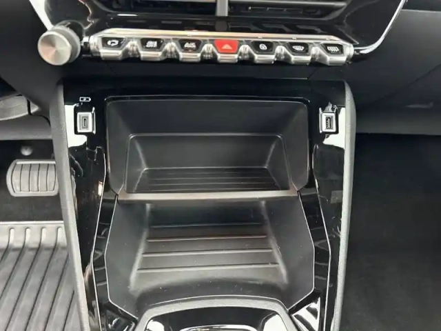 Peugeot 2008 puretech 130 s&amp;s eat8 — photo 78