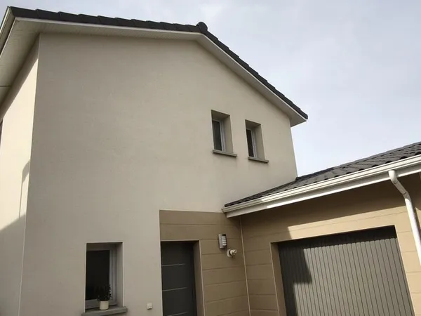 Maison 88m² avec garage et jardin sur les hauteurs de Saint-Bonnet-de-Mure, à deux pas des écoles
