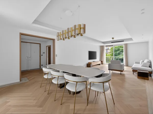AVENUE HENRI MARTIN - APPARTEMENT D'EXCEPTION AVEC PARKING, CAVE ET CHAMBRE DE SERVICE