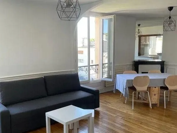 Beau T3 meublé 57m² traversant et très lumineux,