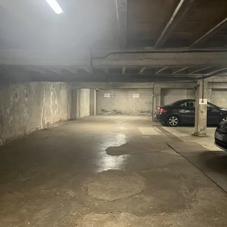 Parking 12 m²