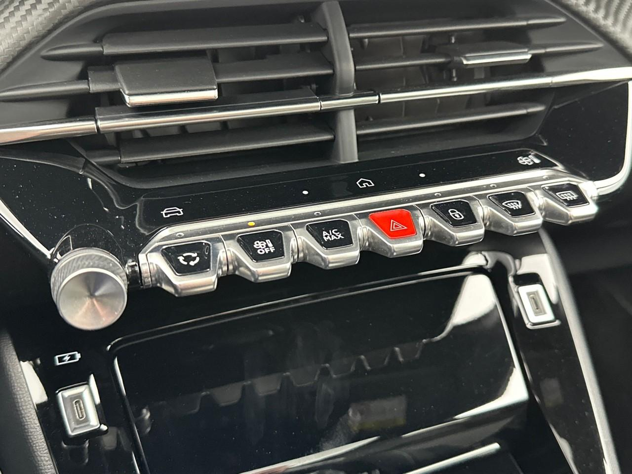 Peugeot 208 hybrid 136 e-dcs6 gt — photo 26