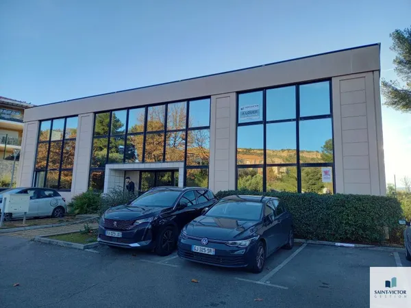 Local professionnel 173 m²