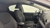 Toyota Yaris 116h Design 5p MC24 — photo 15