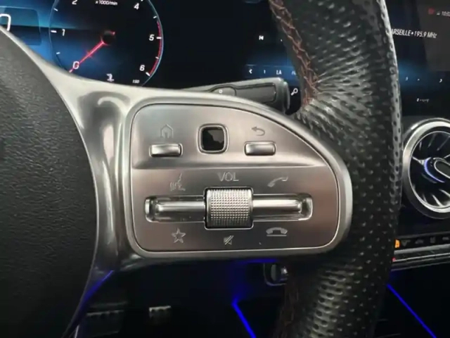 Mercedes Glb 200 d amg line — photo 19